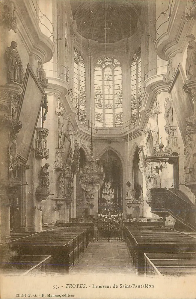 Interior de Saint-Pantaléon — Troyes — Cliché T. G. - R. Mausse, editor - Frente