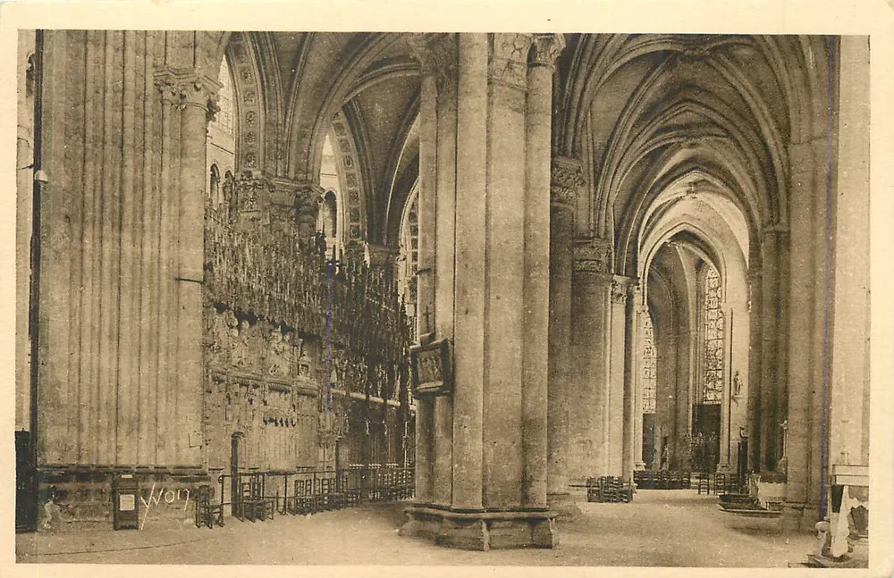 Chartres (Eure-et-Loir) — Innenansicht der Kathedrale - Der Ambulatorium — Éditions d'Art YVON - Vorderseite