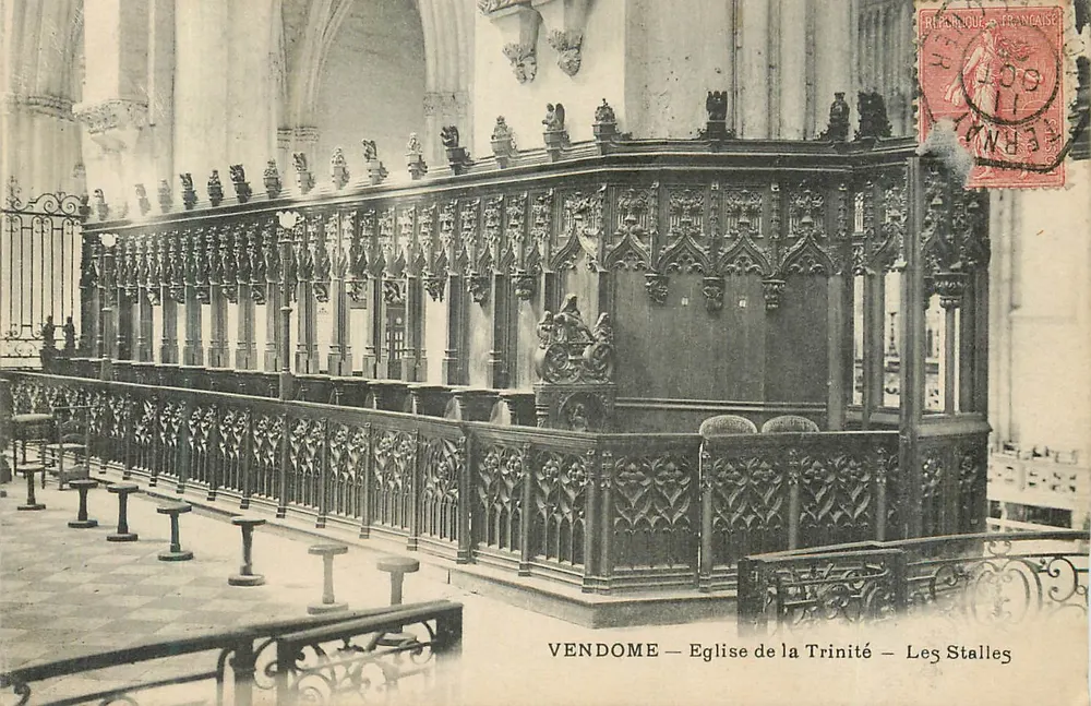 VENDÔME — Igreja da Trindade — As Cadeiras - Frente