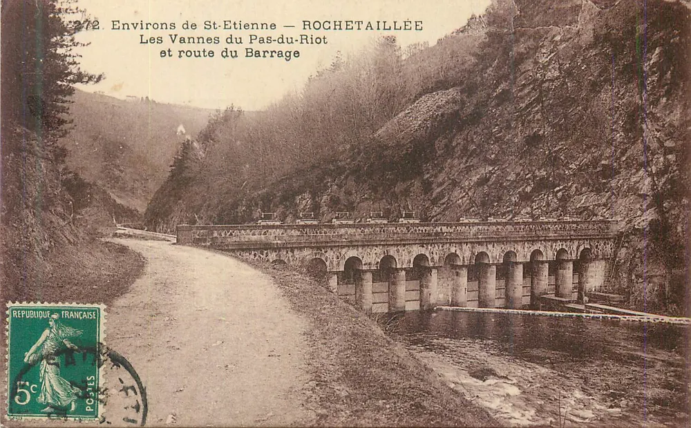 Umgebung von St-Etienne — ROCHETAILLÉE — Die Vannes des Pas-du-Riot und Straße zum Staudamm - Vorderseite