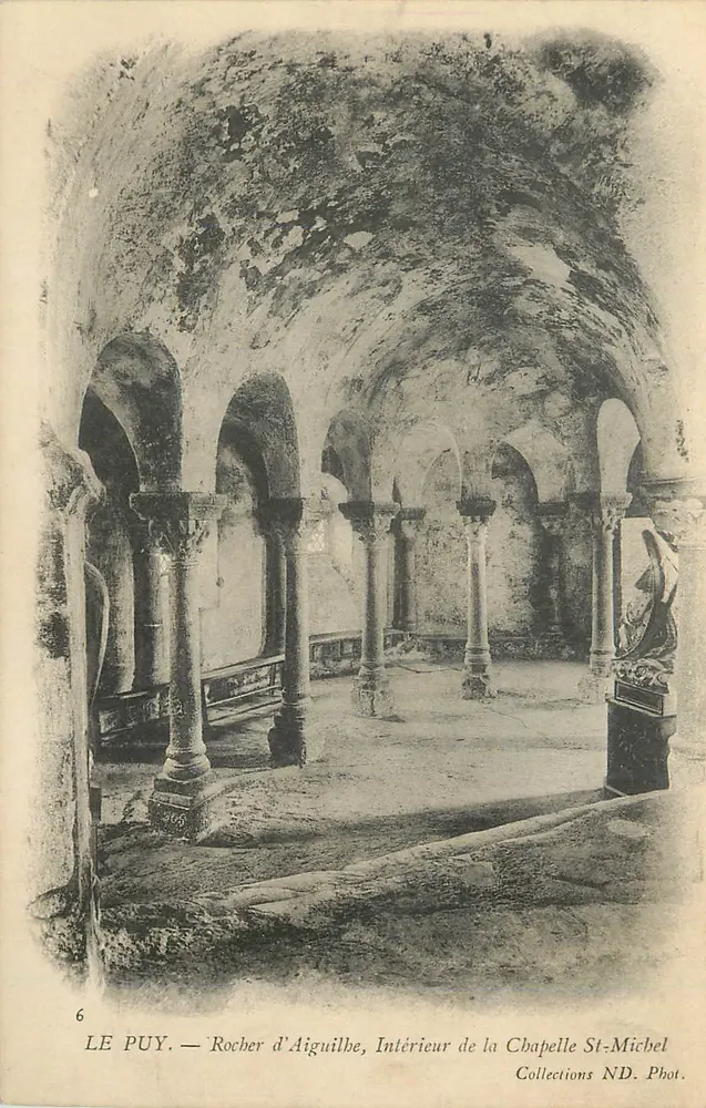Le Puy — Rocher d'Aiguilbe, Innenansicht der Kapelle St-Michel — Sammlung ND. Fotografie Nr. 6 - Vorderseite