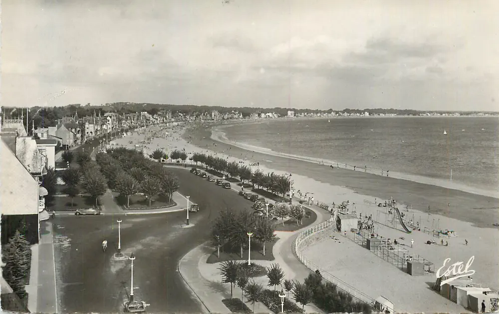 La Baule — Blick auf die Esplanade des Casinos und den Strand — Estel - Vorderseite
