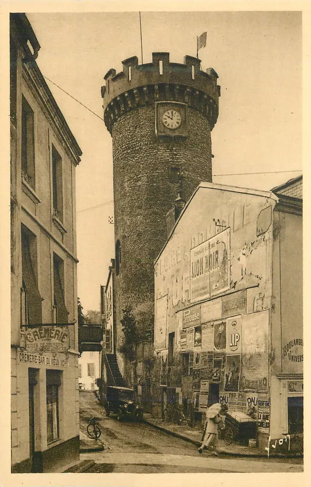 Vichy (Allier) — La Tour de l'Horloge — Éditions d'Art YVON - Recto