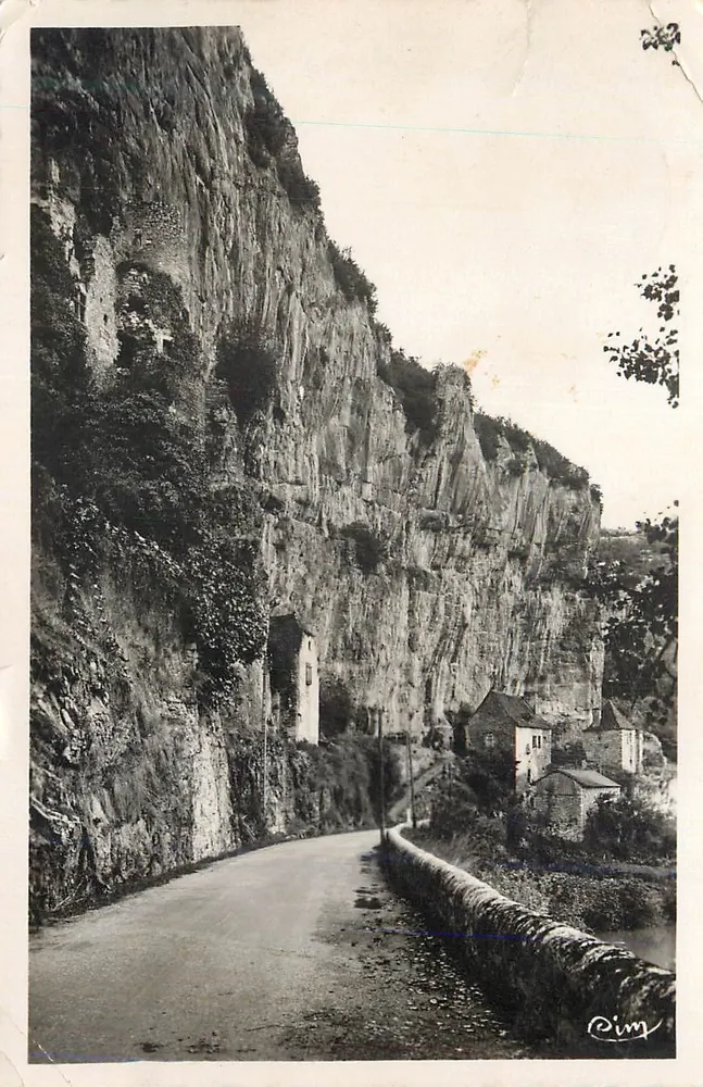 Cabrèrets (Lot) — Les ruines anglaises - Château du Diable — Combier Photo Macon - Recto