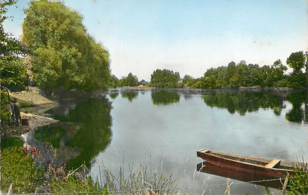 The Valley of the Vienne — (Vienne) The Vienne — Les Éditions du Moulin-Sainte-Croix (S.-et-O.) - Front