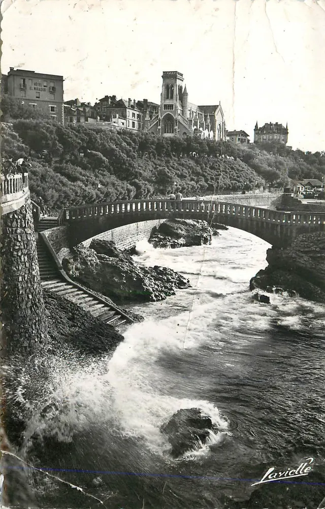 Biarritz — Pont du Bastia et église Sainte-Eugénie — L. Laviolle, P. 767 - Recto