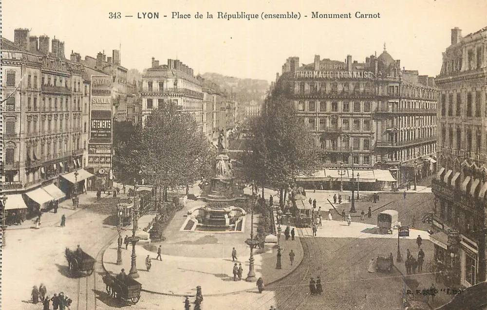 LYON - Piazza della Repubblica (insieme) - Monumento Carnot - Recto