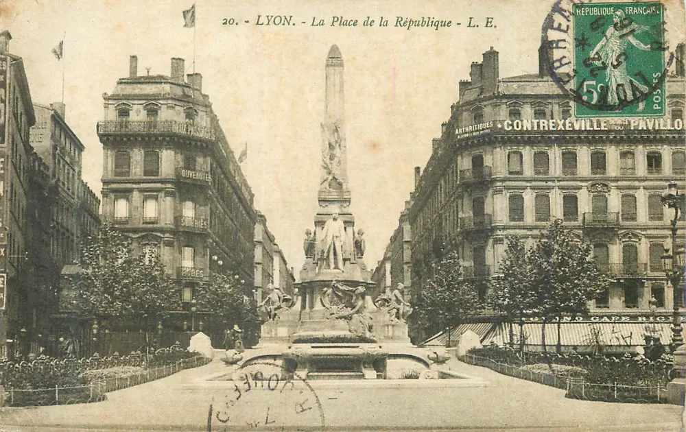 LYON - La Place de la République - L. E. - Éditeur L. E. - Frente