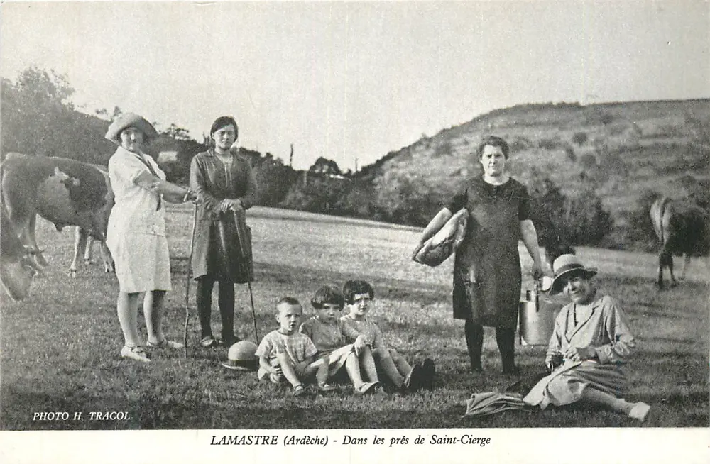 Lamastre (Ardèche) - In de weiden van Saint-Cierge — Foto H. Tracol - Voorkant