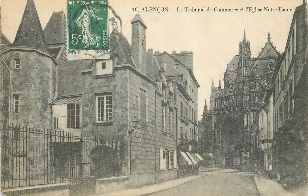 Alençon — Le Tribunal de Commerce et l'Église Notre-Dame — Éditeur inconnu, n° 10 - Recto