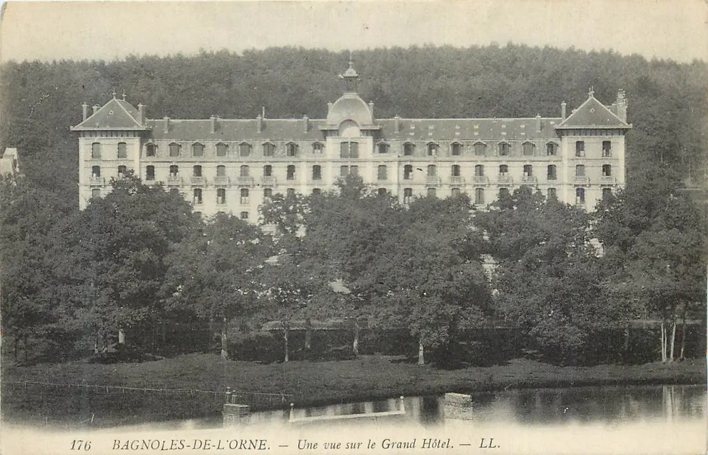 Bagnoles-de-l'Orne — Ansicht des Grand Hotels — LL, Nr. 176 - Vorderseite