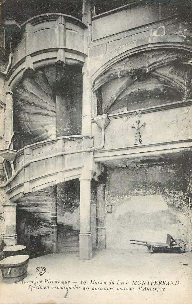 Maison du Lys à Montferrand — Spécimen remarquable des anciennes maisons d'Auvergne — V.D.C. n°19 - Recto