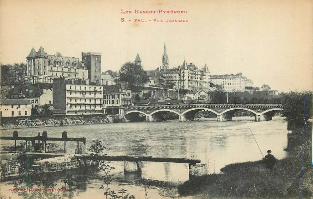 Pau — Vista Geral — Les Basses-Pyrénées, série 6, editada por Cladonde Frères Toulouse - Frente
