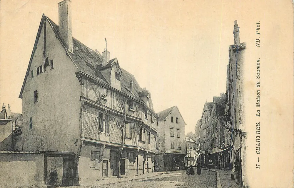 Chartres — A Casa do Salmão — ND. Salmão - Frente