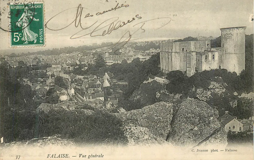 Falaise — Vista geral — C. Jeanne fot. — Falaise - Frente