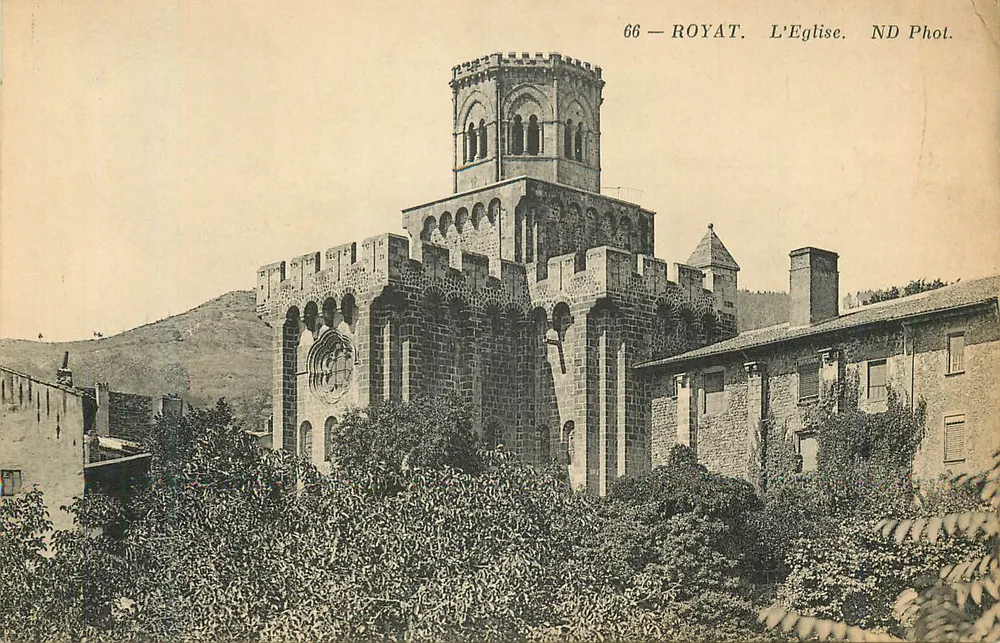 Royat — A Igreja — ND Phot. - Frente