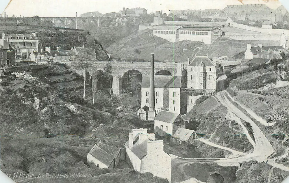St Érict, Les Trois Fonts de Gouëau — vue industrielle avec ponts et chemin de fer - Recto