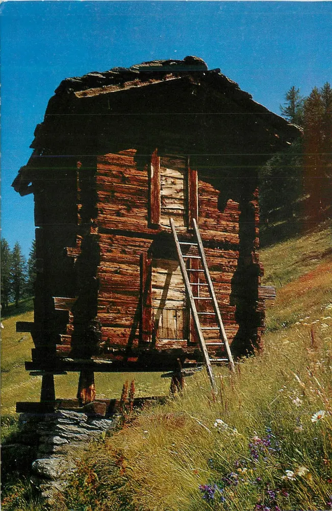 Cabana de madeira sobre estacas — Adelboden, Suíça — Fot. Klopfenstein, n° 89904 - Frente