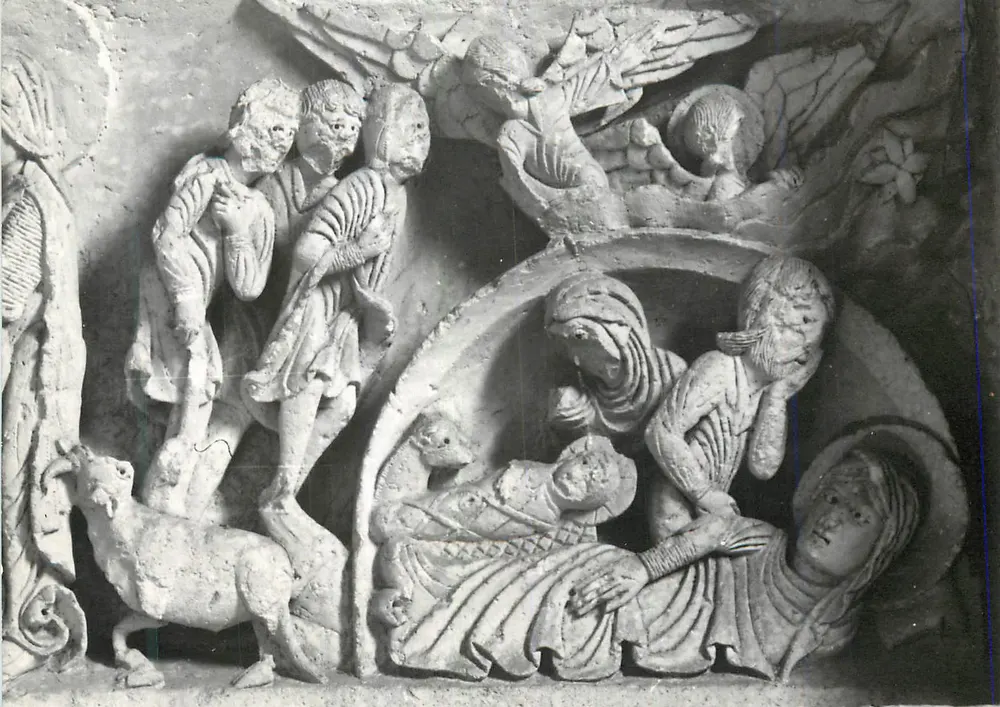Vézelay (Yonne) - Basilique Sainte-Madeleine - Tympan de la porte sud : Nativité - Annonce aux bergers - Recto