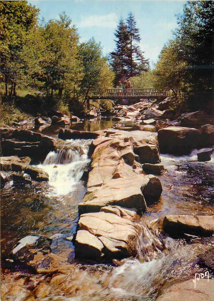 The Vosges — Le Saut des Cuves — Éditions d'Art Yvon, Paris - Front