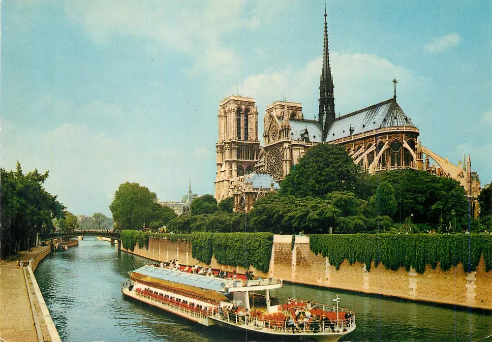 Nossa Senhora de Paris — a Sena — edição LYNACOLOR - Frente