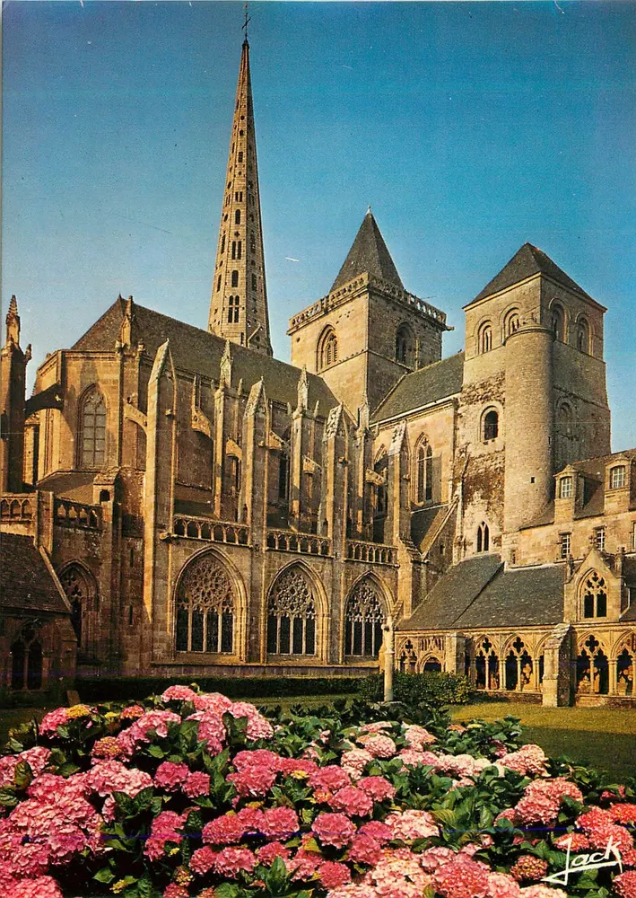 A catedral e o claustro de Tréguier — Editor Jack, n° 3328 - Frente
