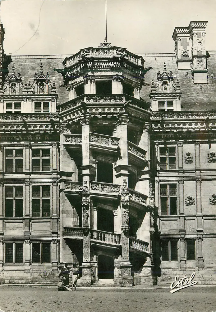 Schloss Blois — Ehrenstiege des Flügels Franz I. — Verlag Estel - Vorderseite