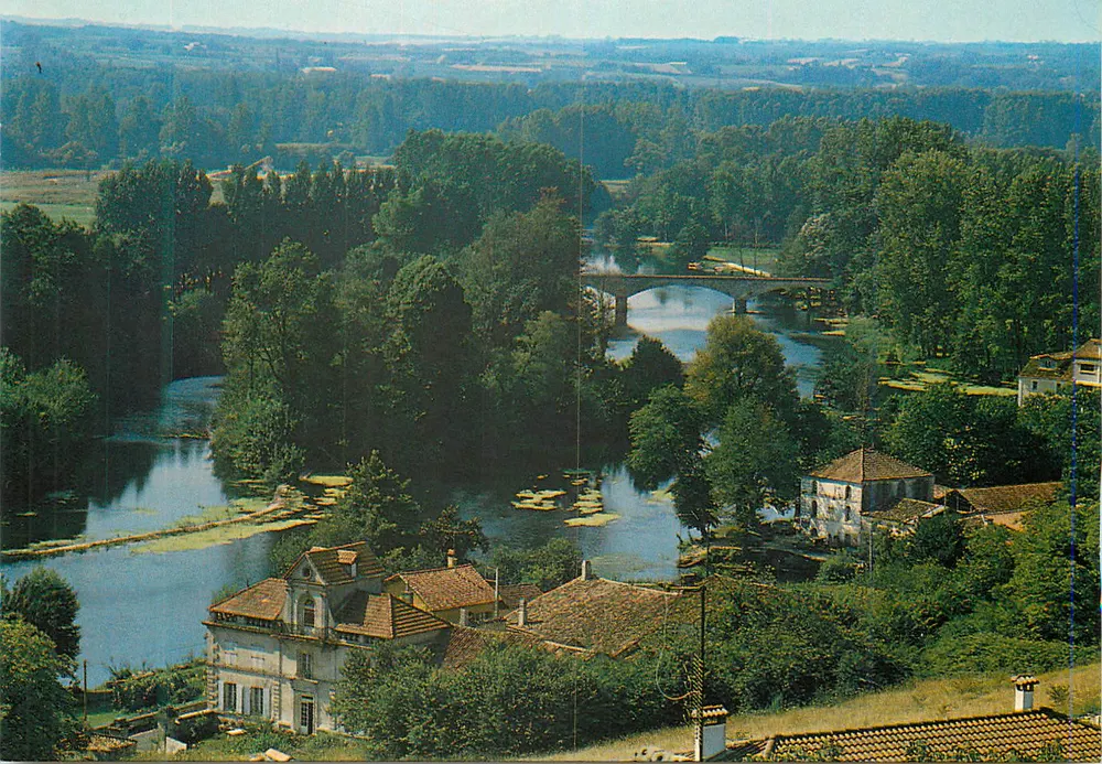 Umgebung von Châteauneuf-sur-Charente — Übersicht über die Charente und die Brücke — ARtaud Frères - Vorderseite