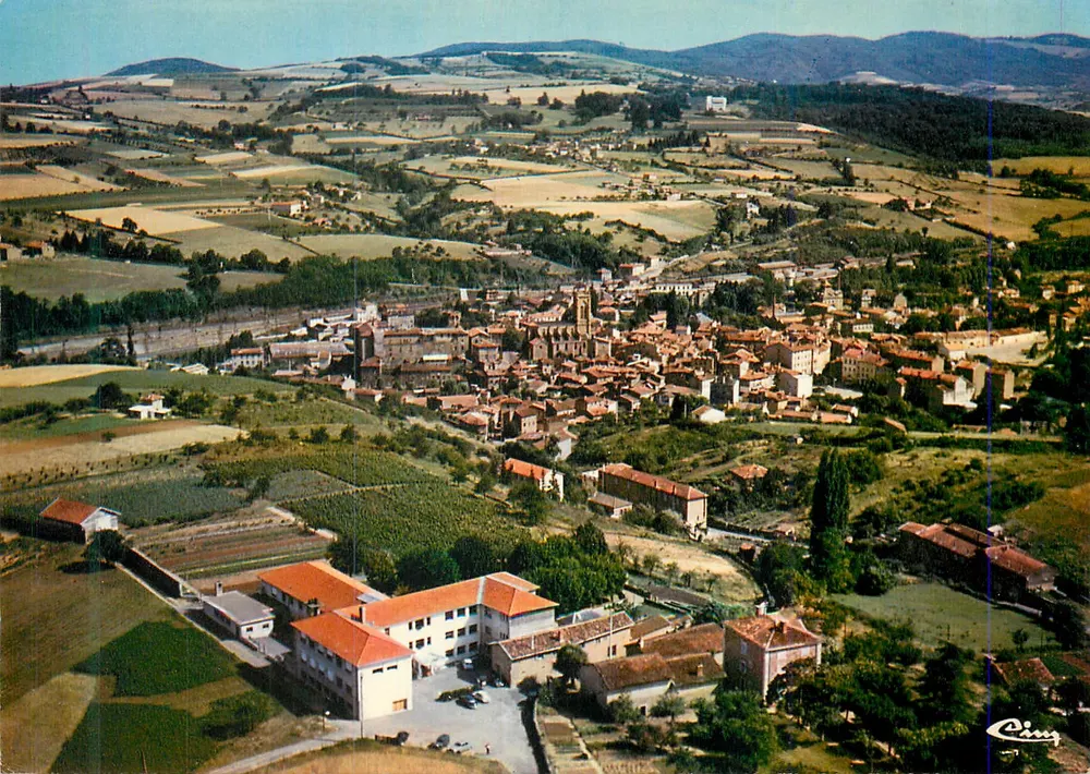 L'Arbresle (Rhône) — Allgemeine Luftaufnahme, das Krankenhaus-Mutterhaus im Vordergrund — Verlag Cinq - Vorderseite