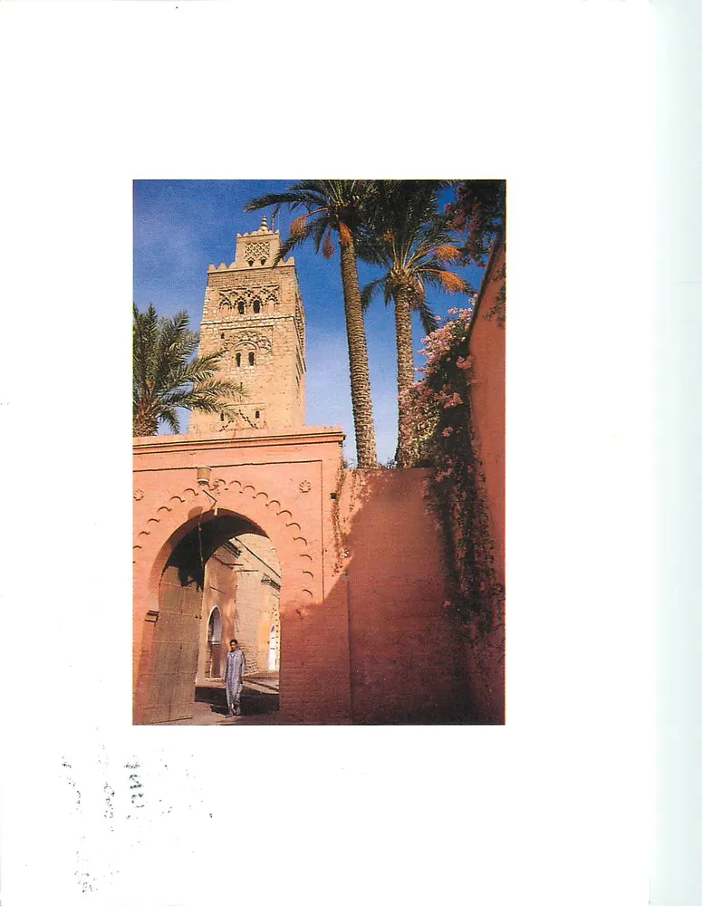 Mesquita de Marrakech — vista do minarete e de um pátio — Éditions du Triangle - Frente