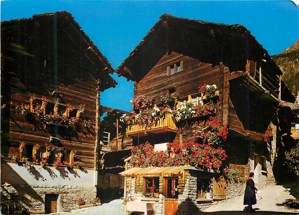 Evolène (Val d'Hérens) — Vecchi chalet tipici — Photoglob-Wehrli SA, Zurigo/Vevey, n° 9244 - Recto