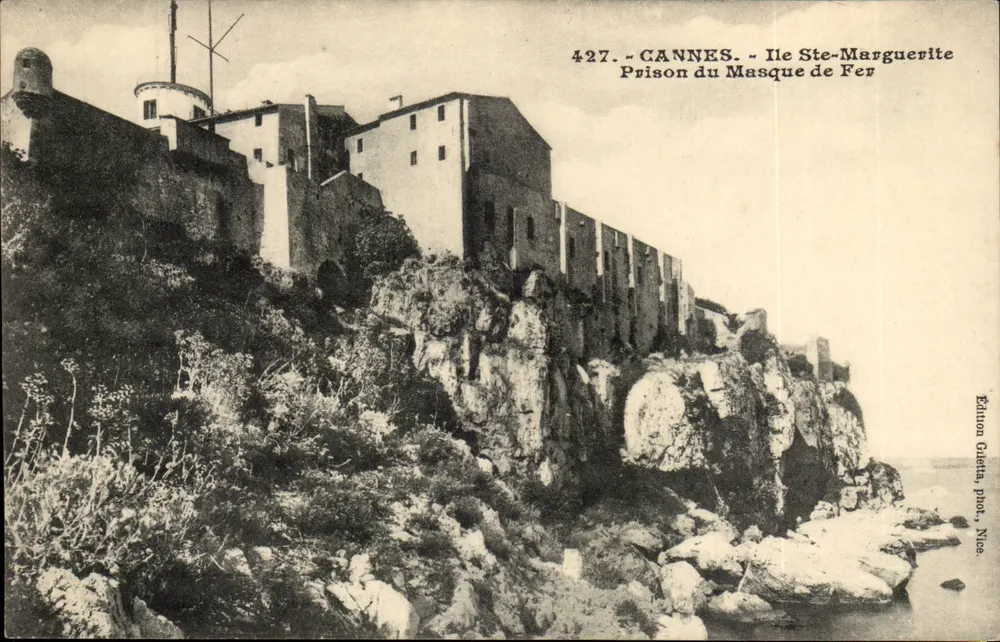 CANNES - Ile Ste-Marguerite - Prison du Masque de Fer — Édition Giletta, phot. Nice, n° 427 - Recto