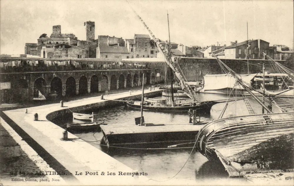 Antibes — Le Port & les Remparts — Edition Giletta, Nice, n° 2345 - Recto