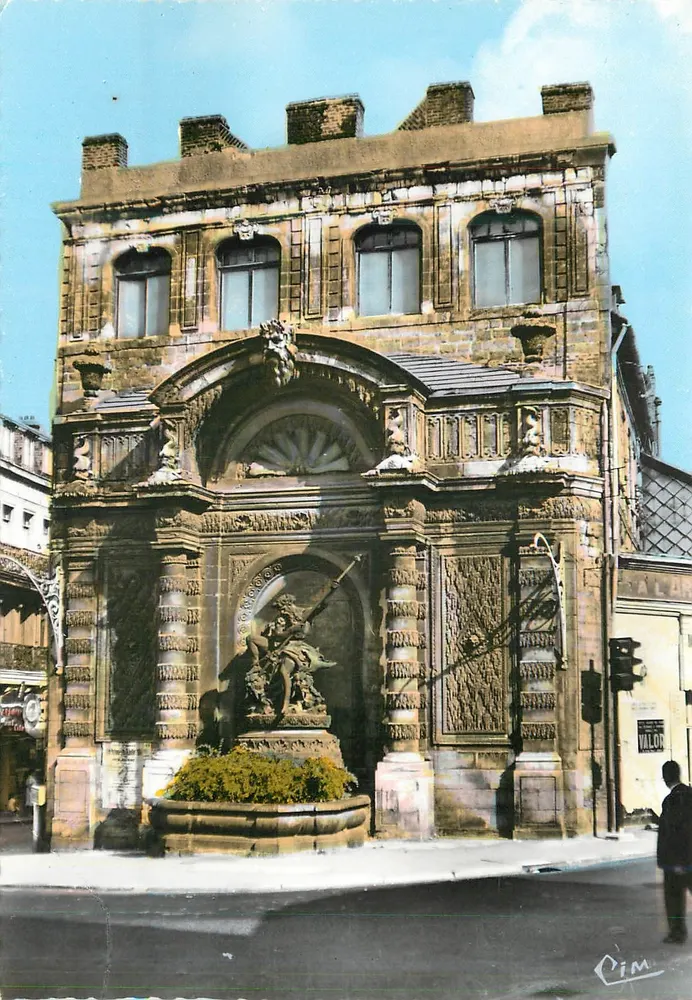 Arras — Fontaine de Neptune — Combier Imp. Macon (71) - Recto