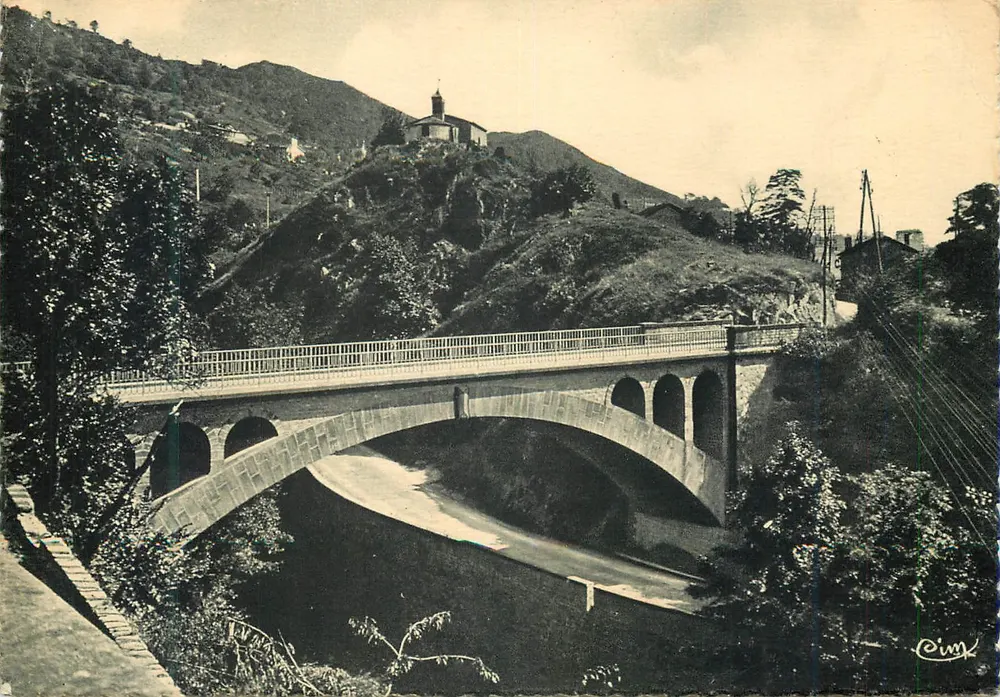 Ponte da Vallée — Thiers (P.-de-D.) — Editor Héliogr. de Combier, Macon - Frente