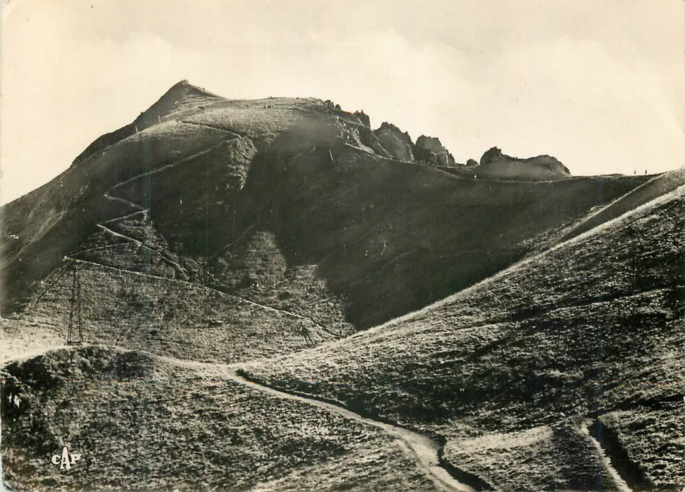 O MONT-DORÉ — Cume do Sancy — editor C.A.P. n° 43 - Frente
