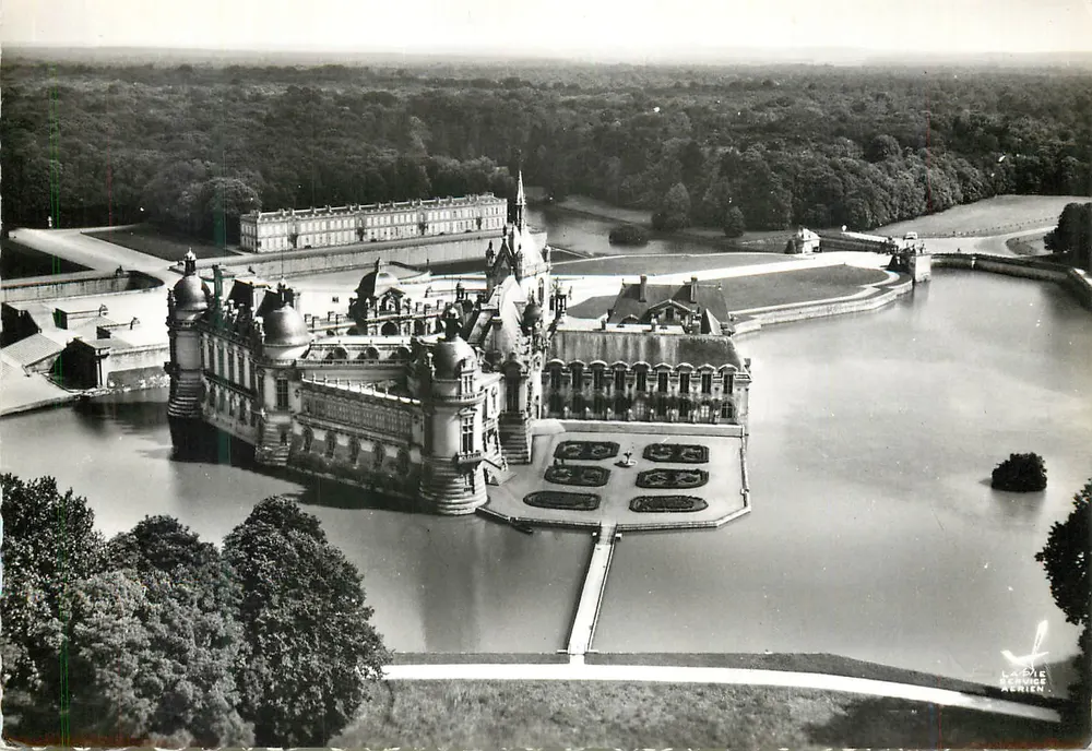 Chantilly — Castelo visto de cima — Lapie Service Aérien - Frente