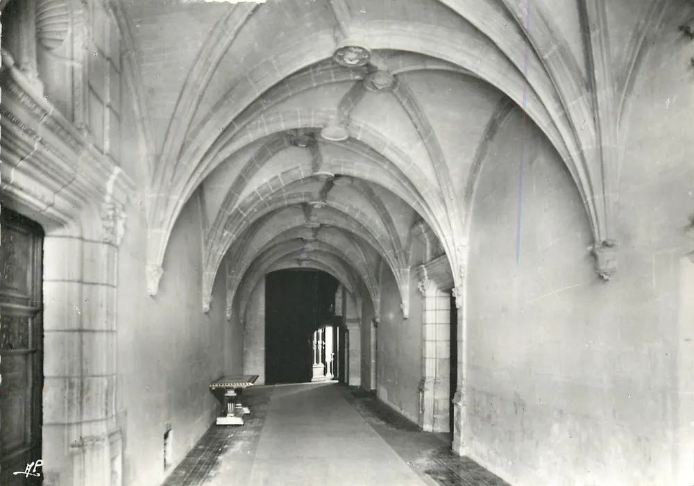 Chenonceaux — Vestibule d'Entrée — Édition spéciale d'Art AP. 11 bis, rue Colbert, Versailles - Recto