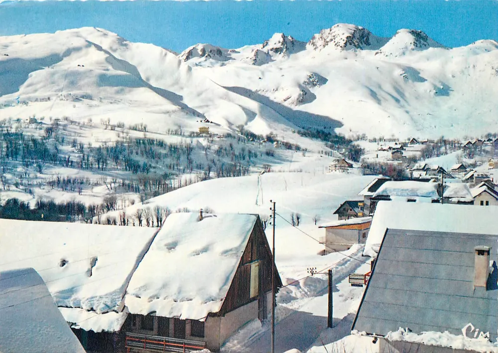 St-Sorlin-d'Arves (73) — Panorama über die Station und die Pisten — Verlag CIM - Vorderseite