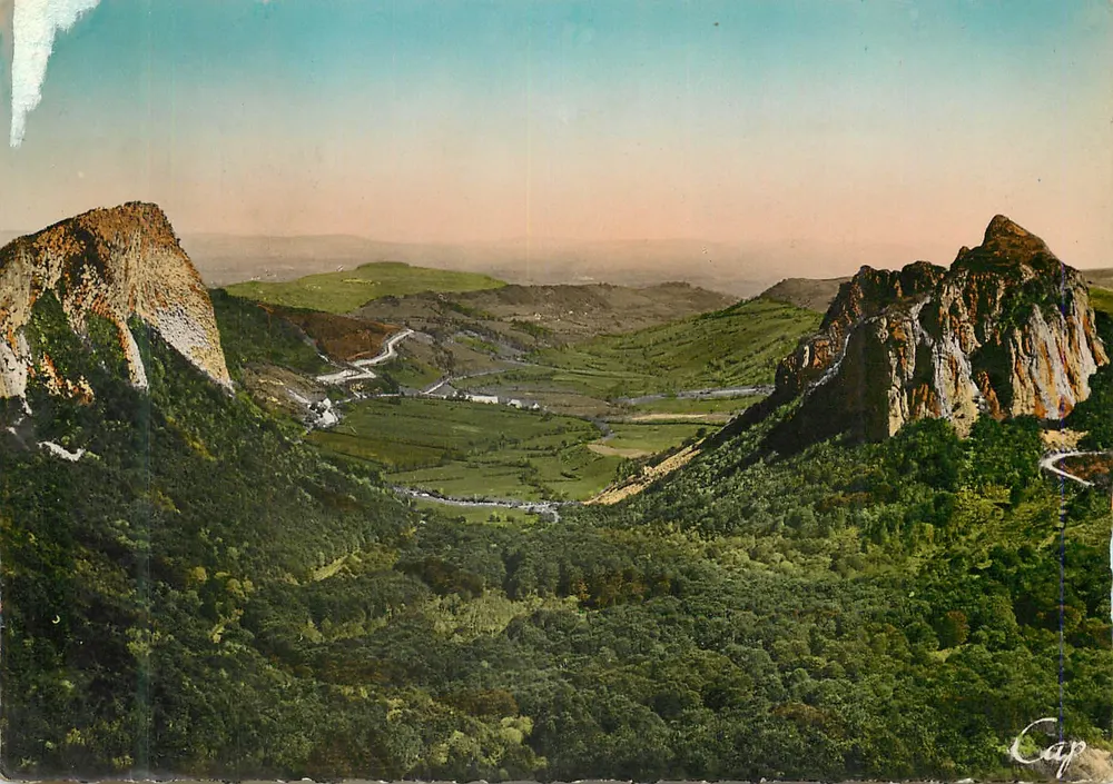 Tal von Anvergues — Panoramablick — C.A.P. « NEAL PHOTO » - Vorderseite