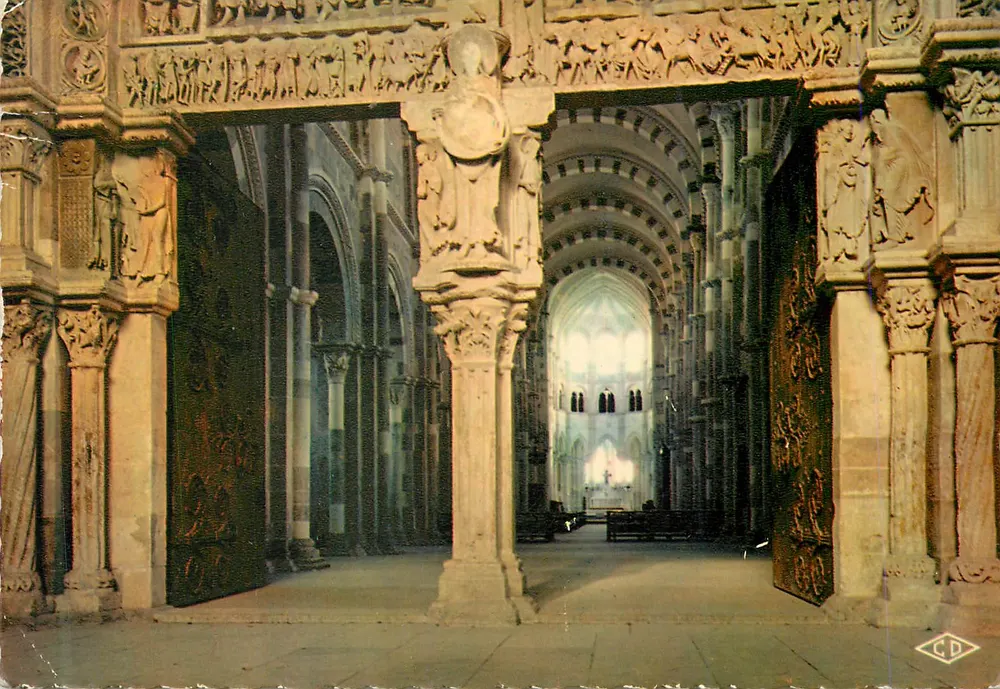 Vézelay (Yonne) — Fassade und Nave der Basilika Sainte-Madeleine — Editions C.D., Paris - Vorderseite