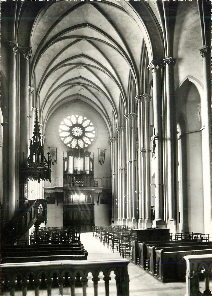 Notre-Dame-de-l'Osier (Isère) — Intérieur de la Basilique — Combiér Imp. Macon - Recto