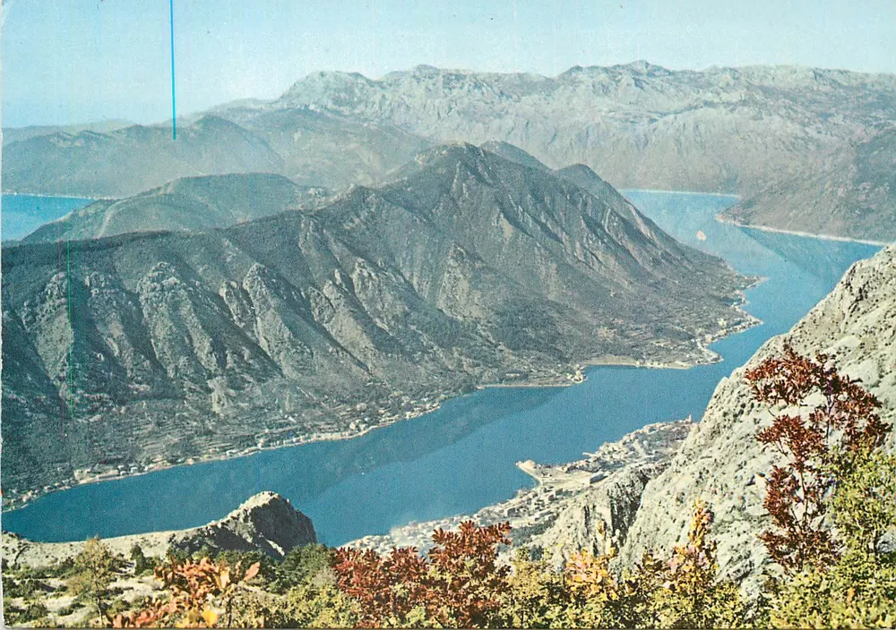 Kotor — fjord e montanhas — editor Zabranjena Reprodukcija - Frente