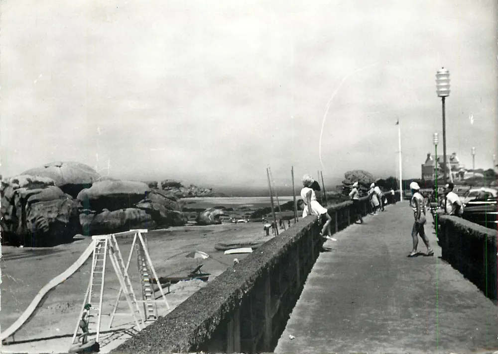 Trégastel (C.-du-N.) — Die Promenade, die Plage du Coz-Pors — Les Éditions du Moulin, Sartrouville - Vorderseite