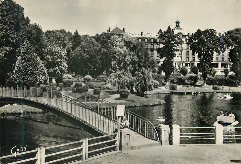 Bagnolles-de-l'Orne — La Résidence du Lac — Éditions Gaby - Recto