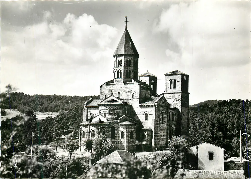 Kirche von Saint-Nectaire — Musterbeispiel der romanischen Kunst (11. bis 12. Jahrhundert) — Éditions LYS - Vorderseite