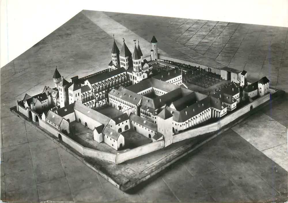 Cluny (S.-et-L.) — Die Abtei (1089-1135) — Südwest-Ensemble (Rekonstruktionsmodell) — Service Commercial Grand Palais - Vorderseite