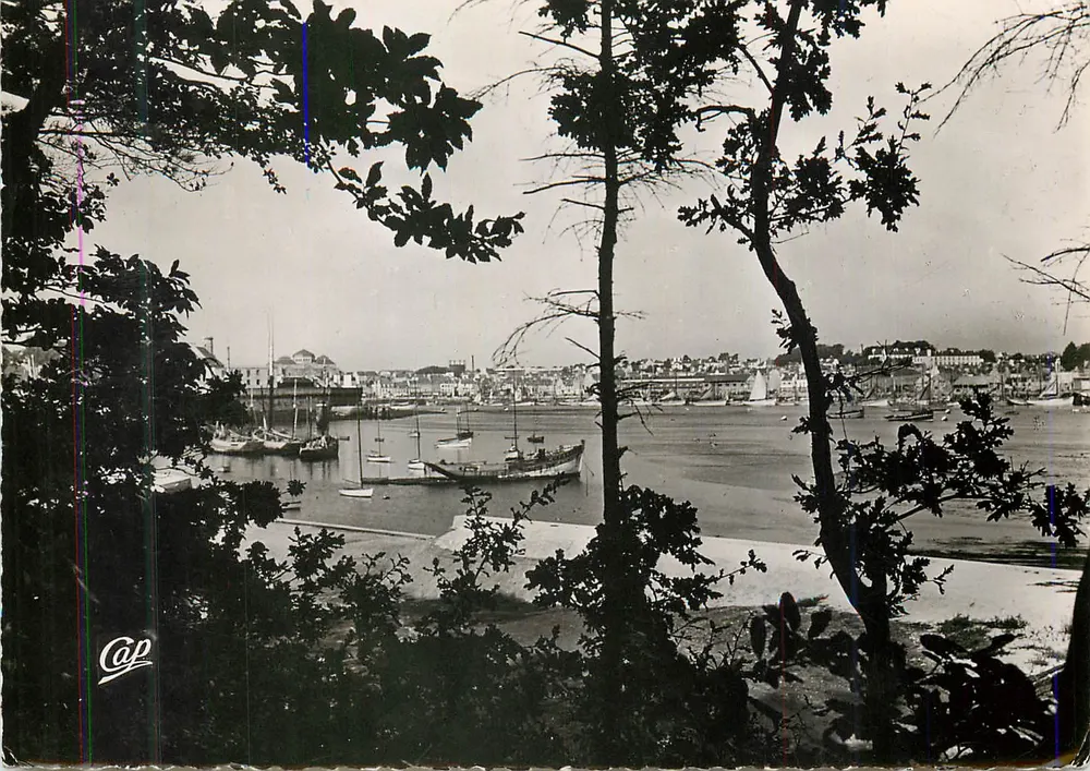 Vue du port de Quimper — Cap - Recto