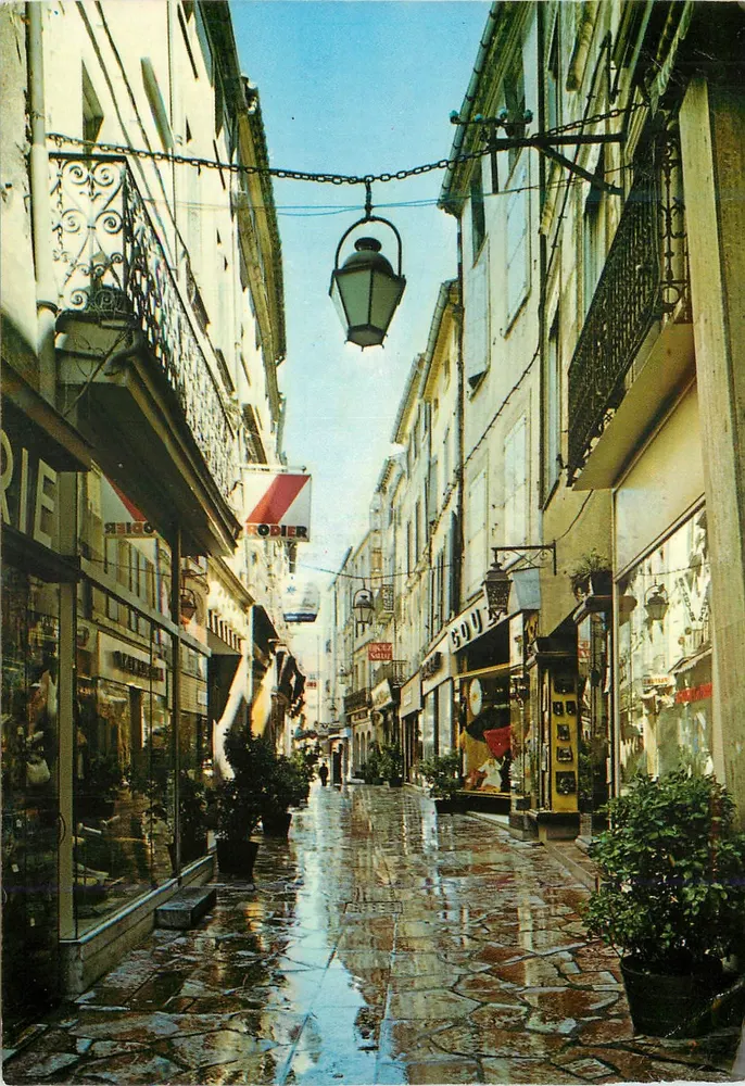 NARBONNE (Aude) — Rue du Pont des Marchands — Société des Cartes Montiqui - Recto