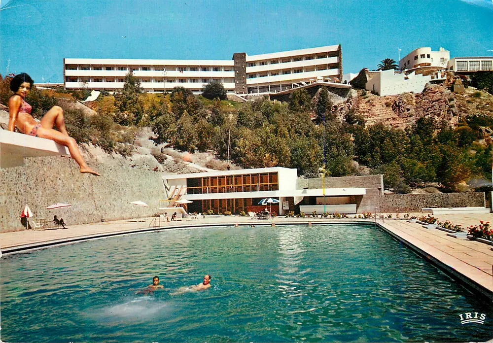 Piscina do Centro Balnear — Al Hoceima — Éditions Diplôme - Frente
